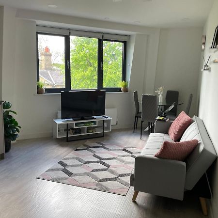 Modern Suite- Bedford City Centre With Free Gym & Parking Exterior foto